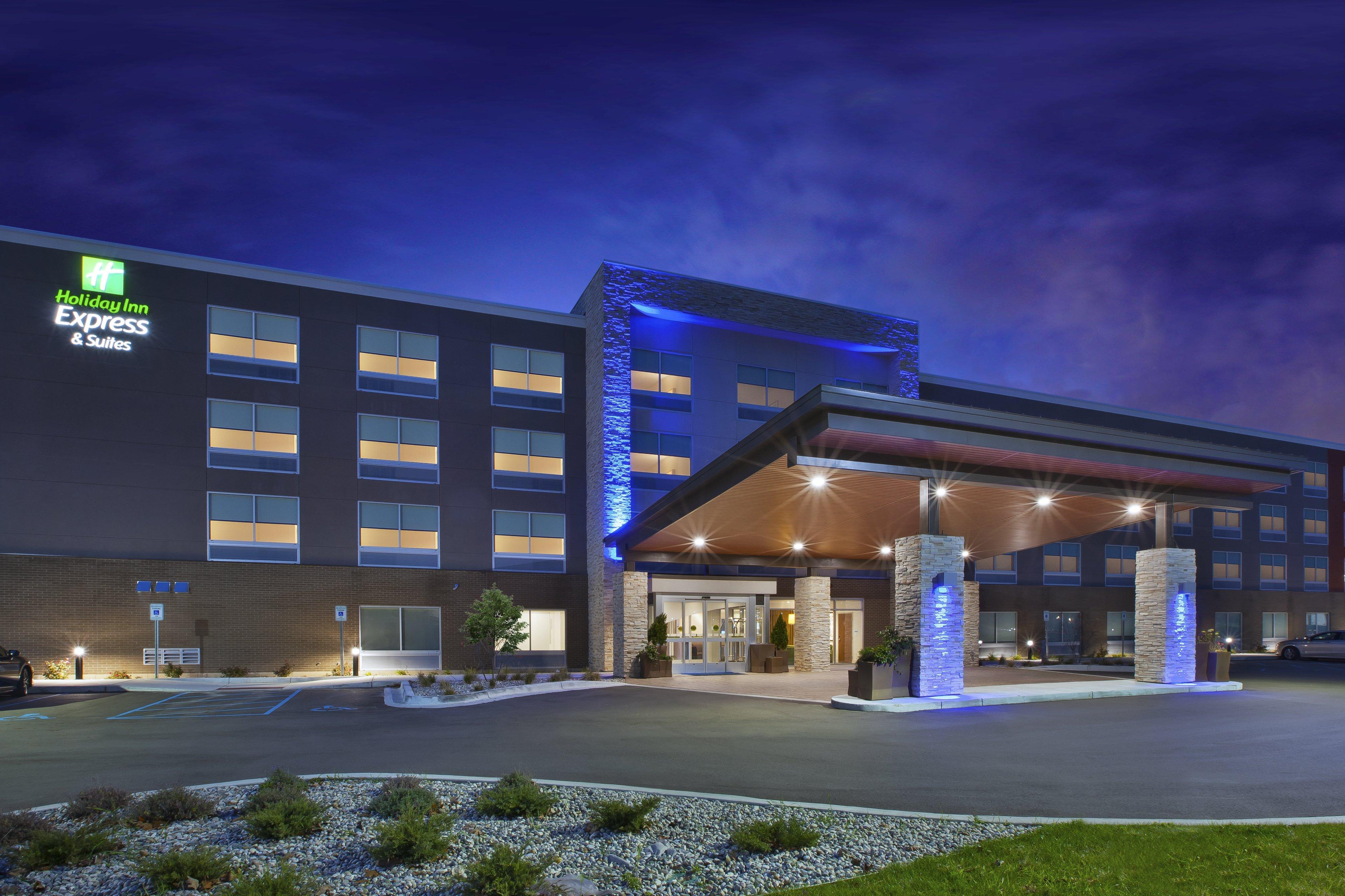 Holiday Inn Express & Suites Grand Rapids Airport North, An Ihg Hotel Kültér fotó